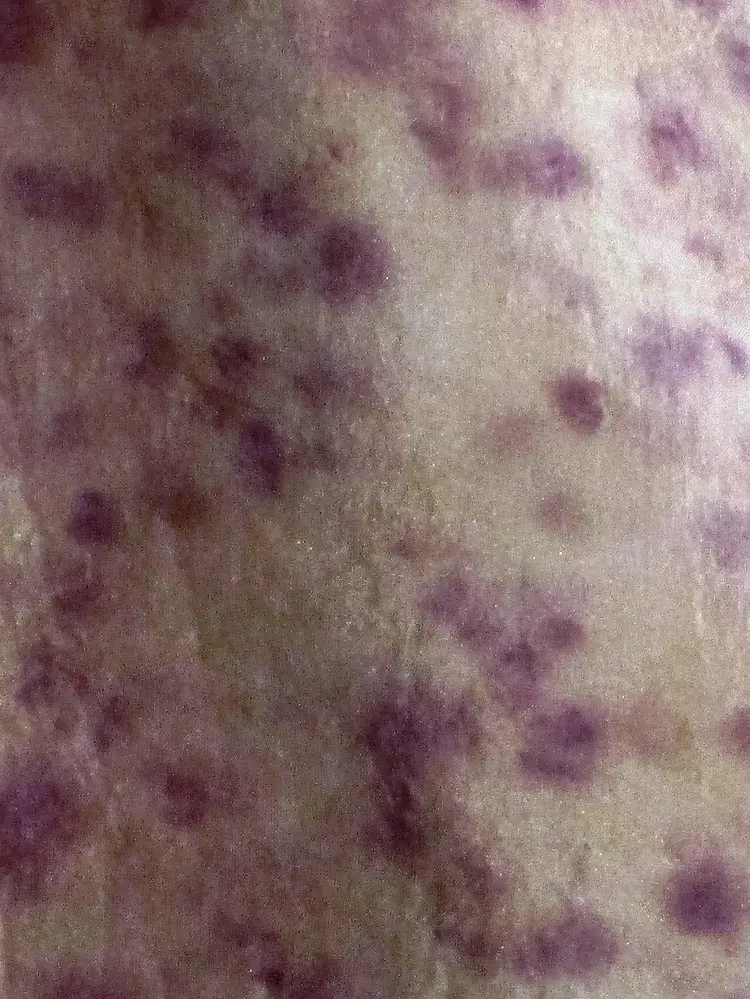 Bouquet de Roses Dorees.8.webp